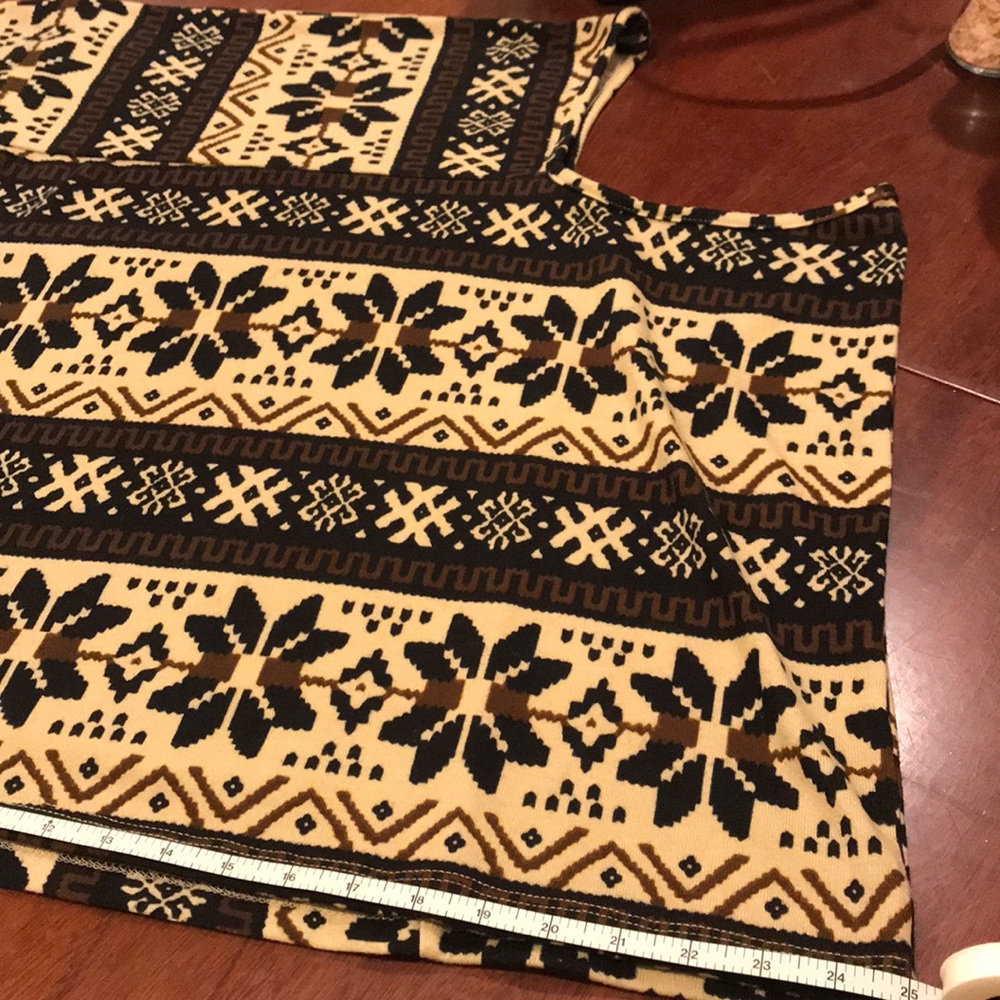 Patterned poncho - Picture 3 of 3